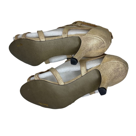 Easy Street Gold w/ Flattery Rhinestone Pumps - Picture 8 of 8